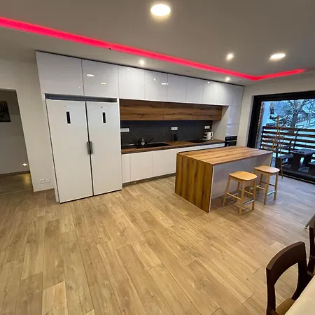 S 6 Izbami - 12 Pevnych Lozok A Pristelky Apartmán