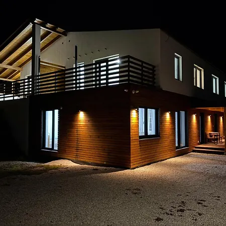 S 6 Izbami - 12 Pevnych Lozok A Pristelky Apartmán