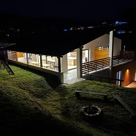 S 6 Izbami - 12 Pevnych Lozok A Pristelky Apartmán *